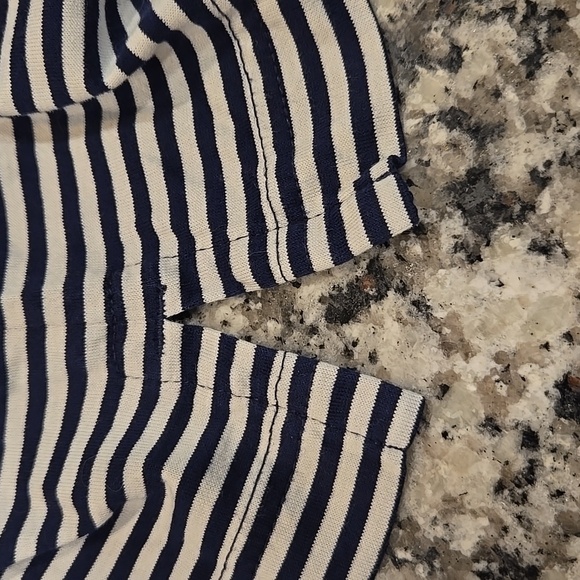 MASTERS COLLECTION MEN'S BLUE AND WHITE STRIPED GOLF POLO SHIRT. SIZE LARGE. - Picture 7 of 9